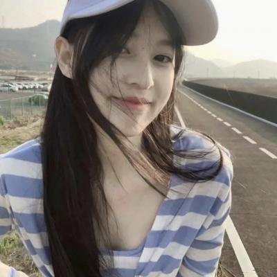世间有她